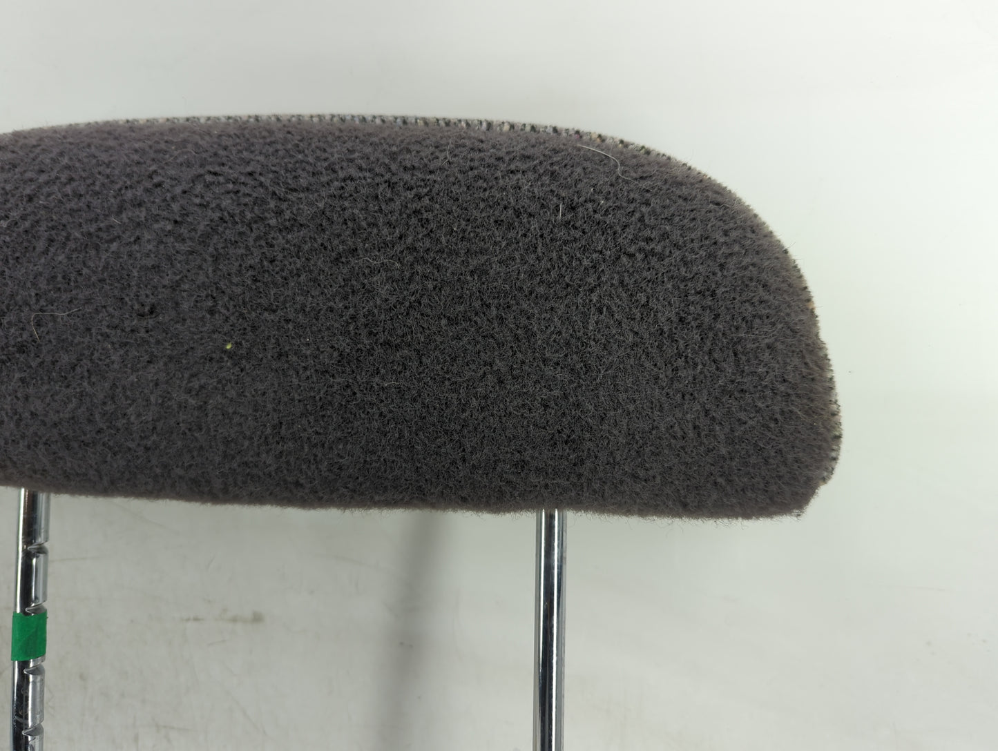 2000-2003 Dodge Durango Headrest Head Rest Rear Center Seat Fits Fits 2000 2001 2002 2003 OEM Used Auto Parts - Oemusedautop