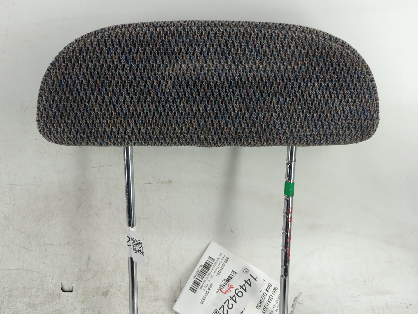 2000-2003 Dodge Durango Headrest Head Rest Rear Center Seat Fits Fits 2000 2001 2002 2003 OEM Used Auto Parts - Oemusedautop