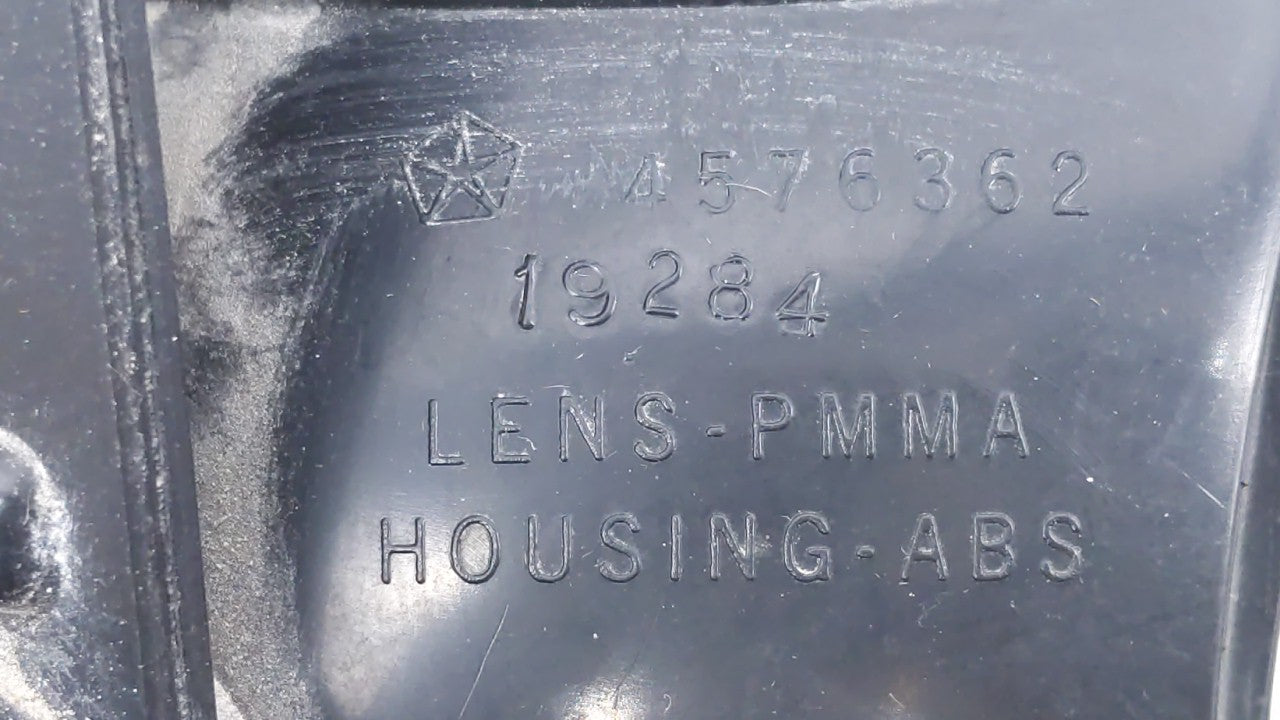 1998-2003 Dodge Durango Tail Light Assembly Passenger Right OEM P/N:4576362 Fits Fits 1996 1997 1998 1999 2000 2001 2002 200