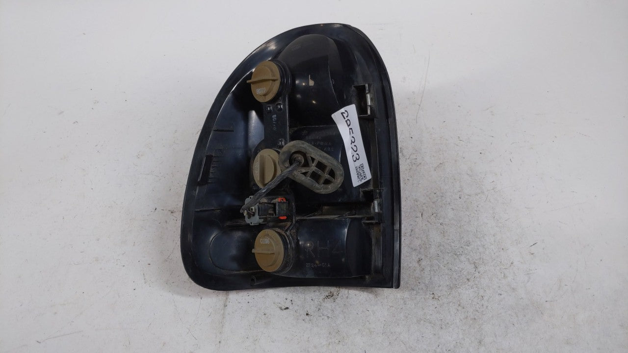 1998-2003 Dodge Durango Tail Light Assembly Passenger Right OEM P/N:4576362 Fits Fits 1996 1997 1998 1999 2000 2001 2002 200