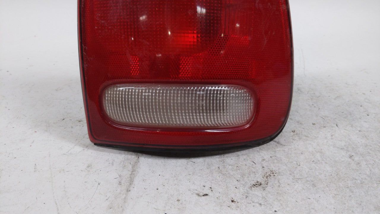 1998-2003 Dodge Durango Tail Light Assembly Passenger Right OEM P/N:4576362 Fits Fits 1996 1997 1998 1999 2000 2001 2002 200