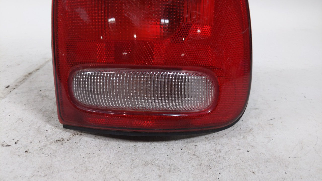 1998-2003 Dodge Durango Tail Light Assembly Passenger Right OEM P/N:4576362 Fits Fits 1996 1997 1998 1999 2000 2001 2002 200
