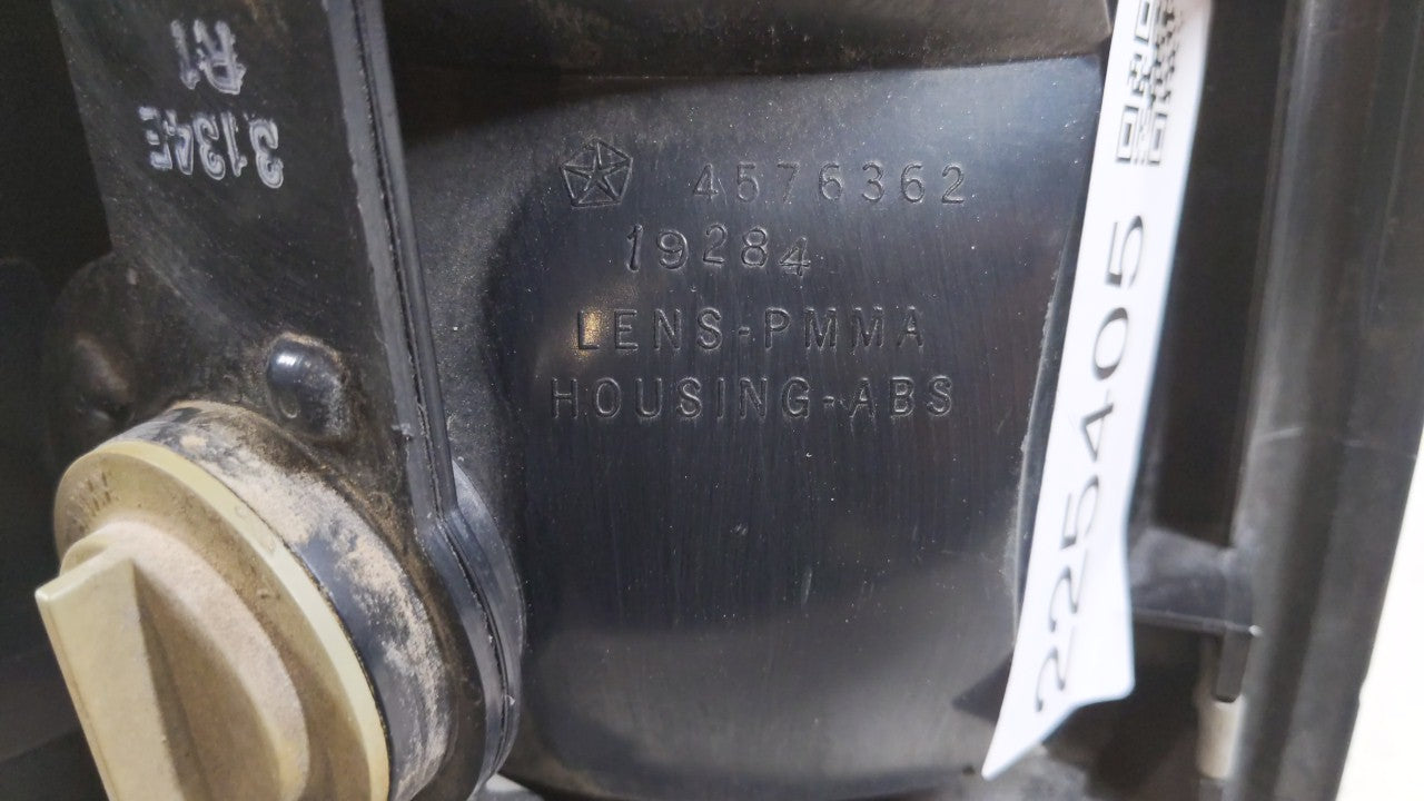 1998-2003 Dodge Durango Tail Light Assembly Passenger Right OEM P/N:4576362 Fits Fits 1996 1997 1998 1999 2000 2001 2002 200