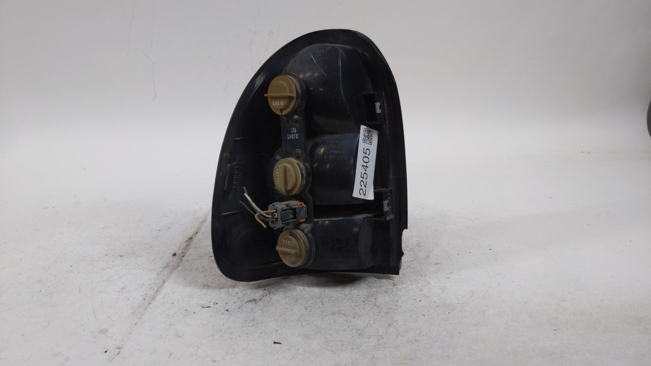 1998-2003 Dodge Durango Tail Light Assembly Passenger Right OEM P/N:4576362 Fits Fits 1996 1997 1998 1999 2000 2001 2002 200