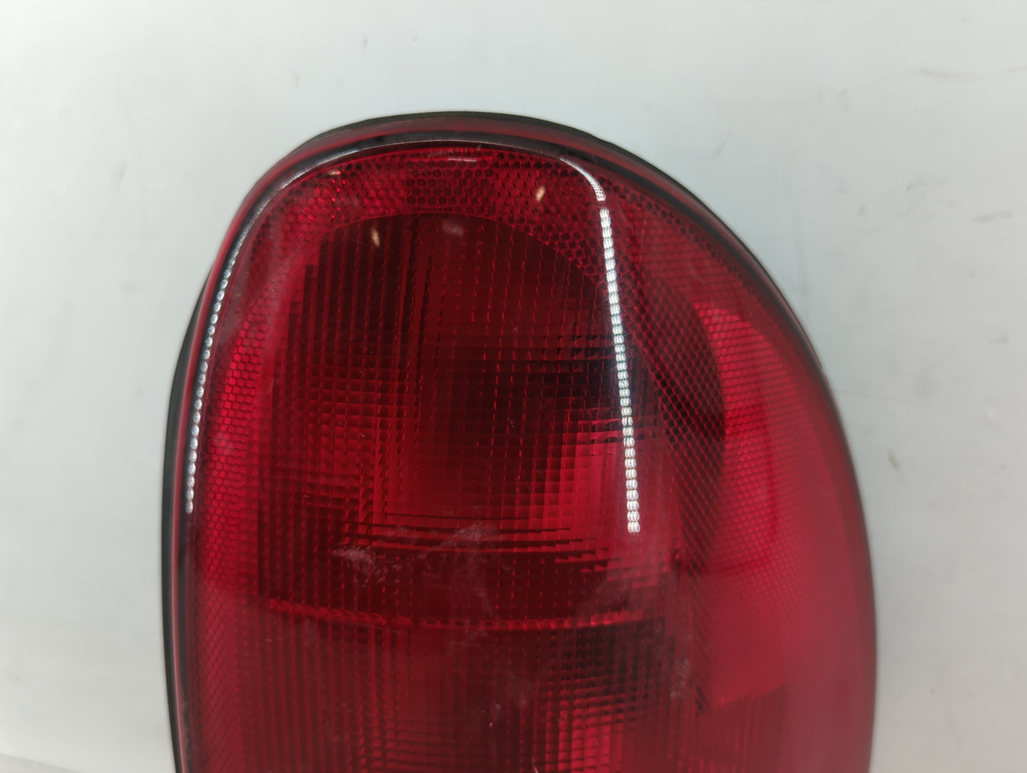 1998-2003 Dodge Durango Tail Light Assembly Passenger Right OEM P/N:4576362 Fits Fits 1996 1997 1998 1999 2000 2001 2002 200