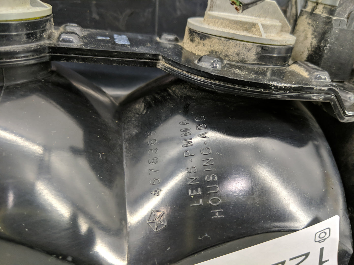 2000 Dodge Grand Caravan Tail Light Assembly Driver Left OEM P/N:4576363 Fits Fits 1996 1997 1998 1999 2001 2002 2003 OEM Us