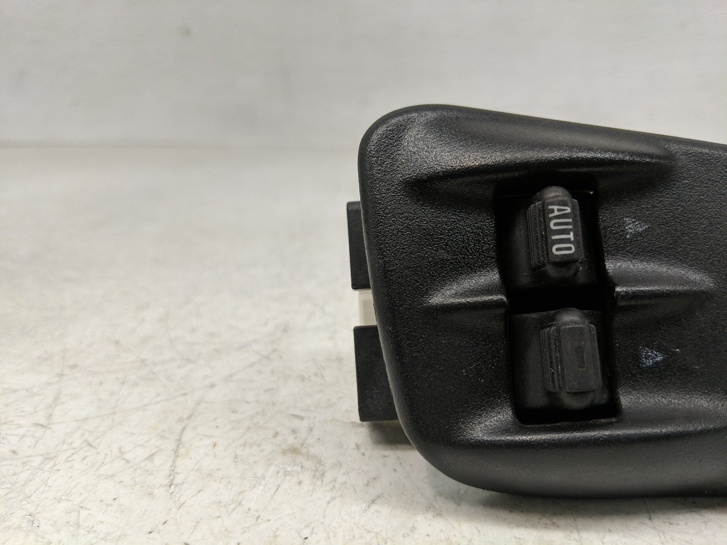 2000-2001 Dodge Ram 1500 Master Power Window Switch Replacement Driver Side Left P/N:30505-1 Fits Fits 2000 2001 2002 OEM Us