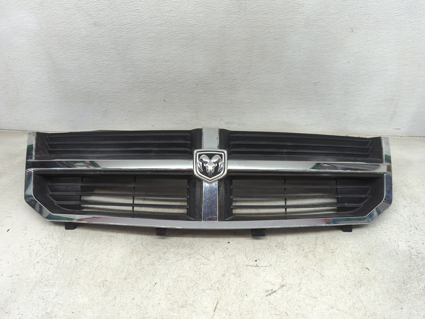 1994-2001 Dodge Ram 1500 Front Grille Bumper Not Included - Oemusedautoparts1.com