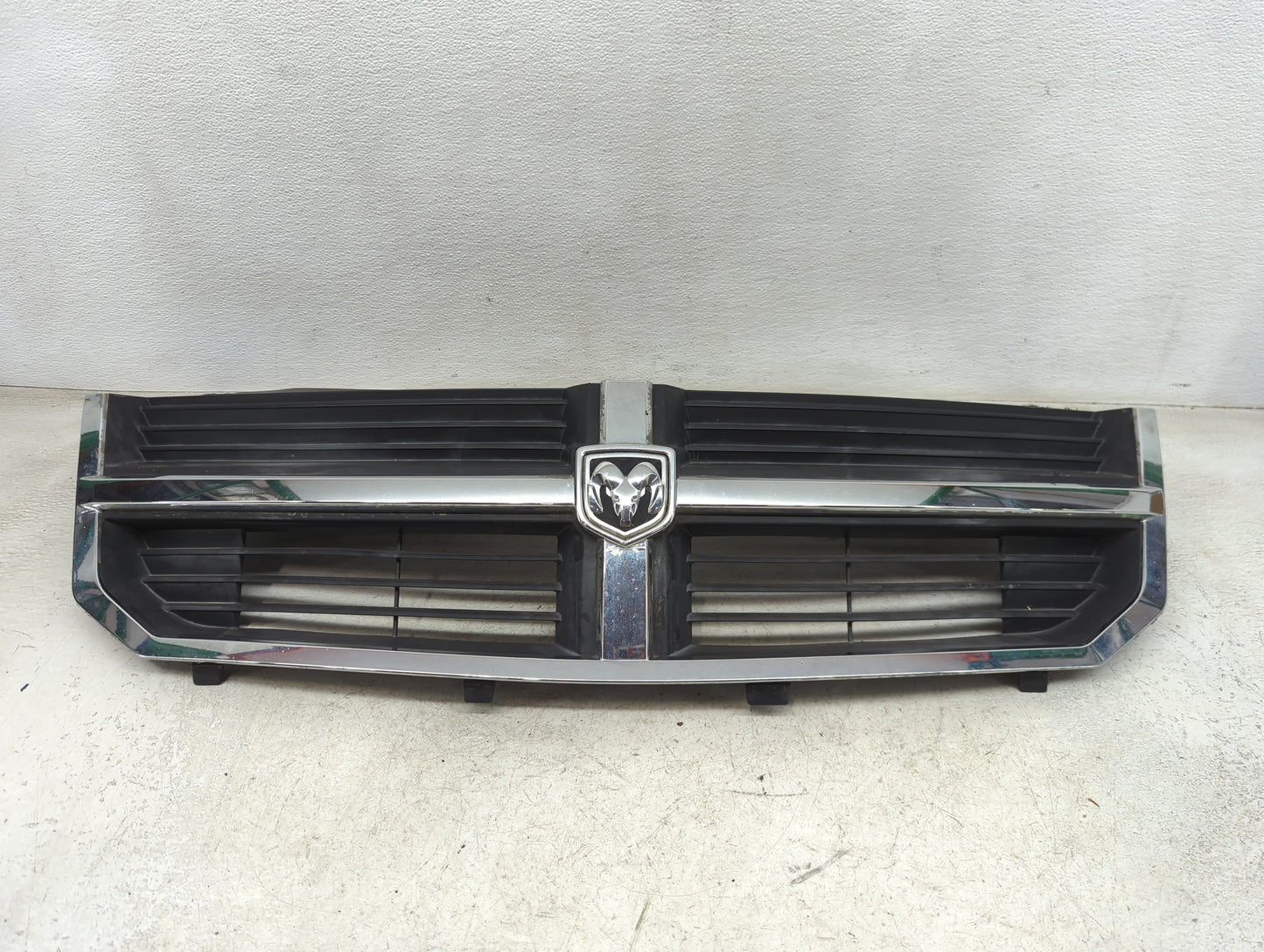1994-2001 Dodge Ram 1500 Front Grille Bumper Not Included - Oemusedautoparts1.com