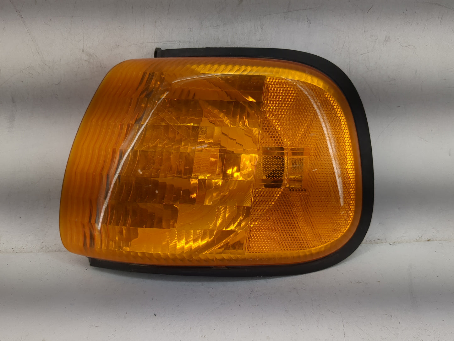 2000 Dodge Ram 2500 Tail Light Assembly Driver Left OEM P/N:55076527AC Fits OEM Used Auto Parts - Oemusedautoparts1.com