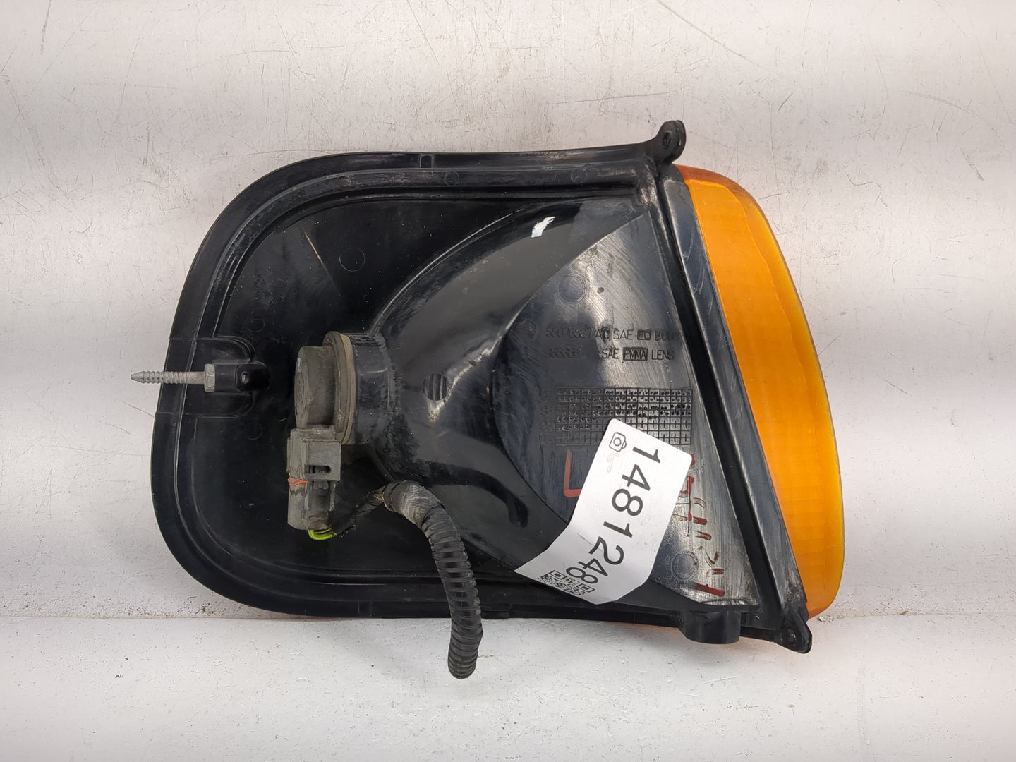2000 Dodge Ram 2500 Tail Light Assembly Driver Left OEM P/N:55076527AC Fits OEM Used Auto Parts - Oemusedautoparts1.com