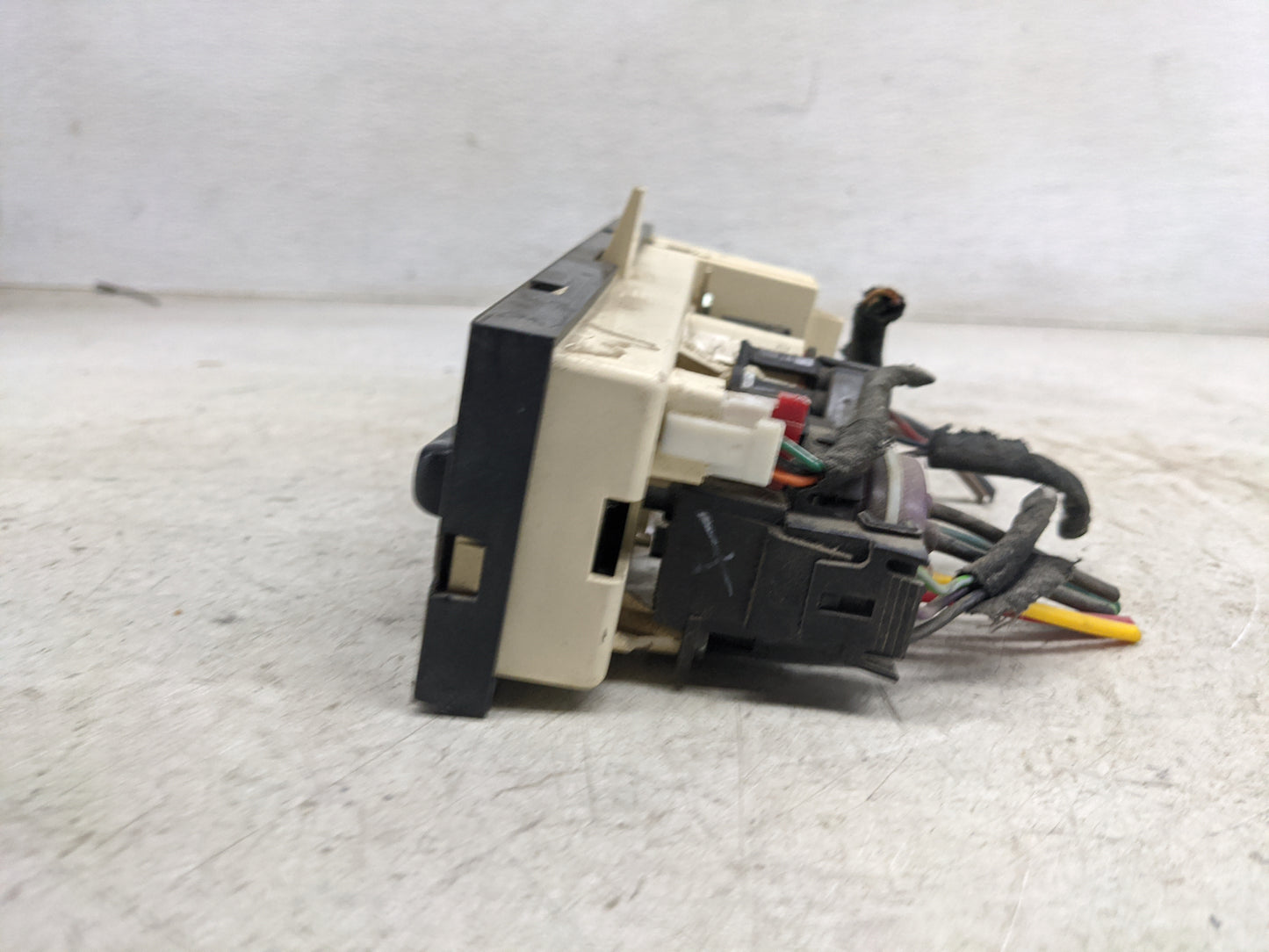 2000 Dodge Ram 2500 Van Climate Control Module Temperature AC/Heater Replacement Fits OEM Used Auto Parts - Oemusedautoparts