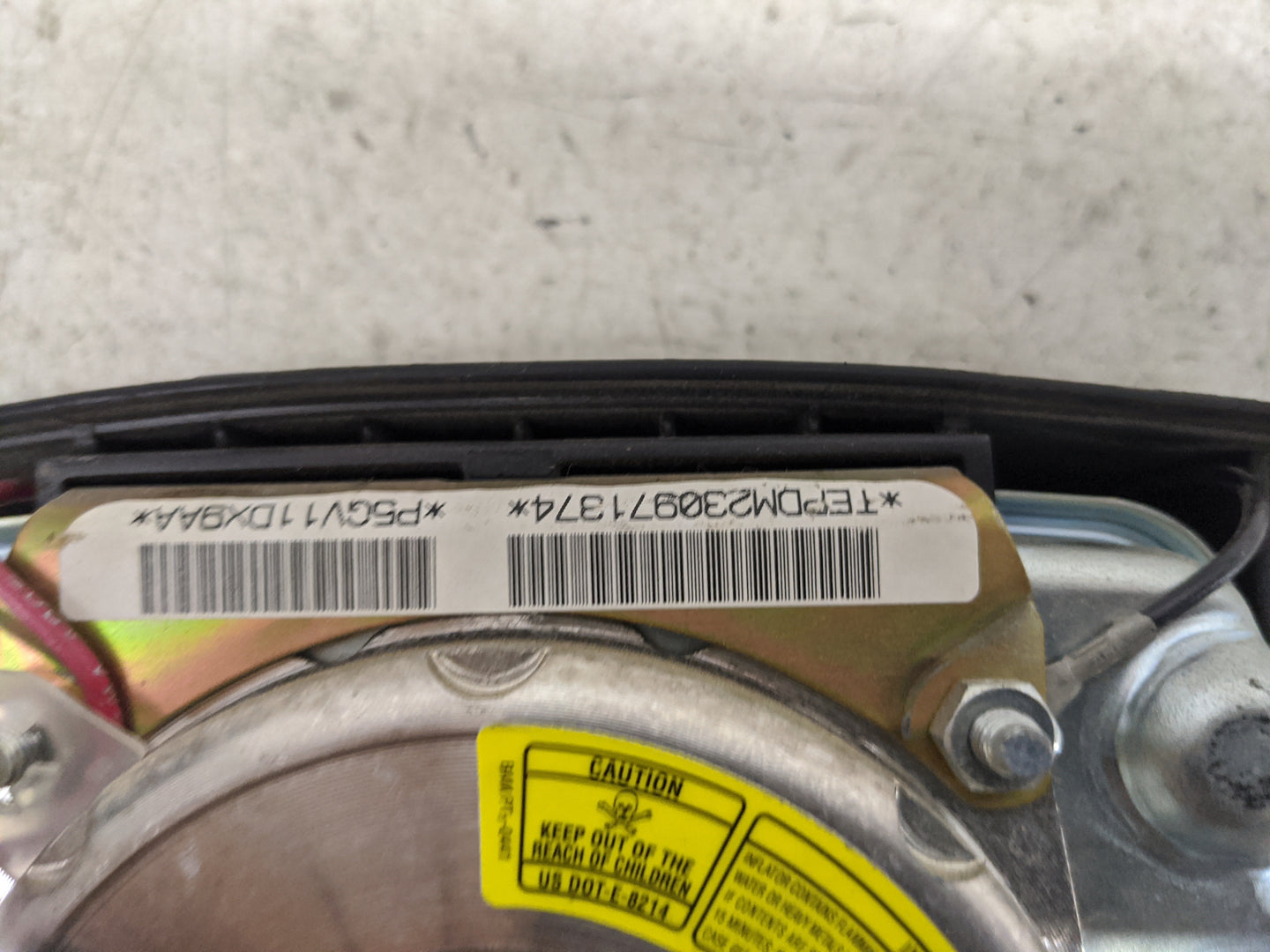 2000 Dodge Ram 2500 Van Air Bag Driver Left Steering Wheel Mounted Fits Fits 2001 OEM Used Auto Parts - Oemusedautoparts1.co