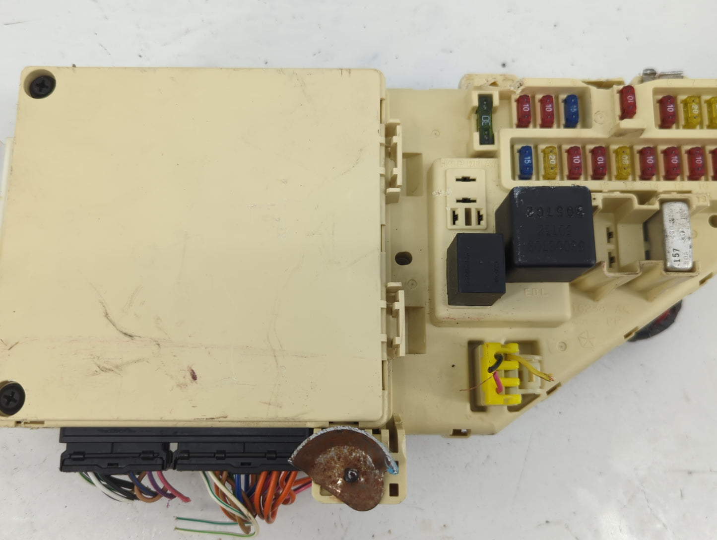 1998-2000 Dodge Stratus Body Control Module Bcm Inner Cabin Fuse Box - Oemusedautoparts1.com