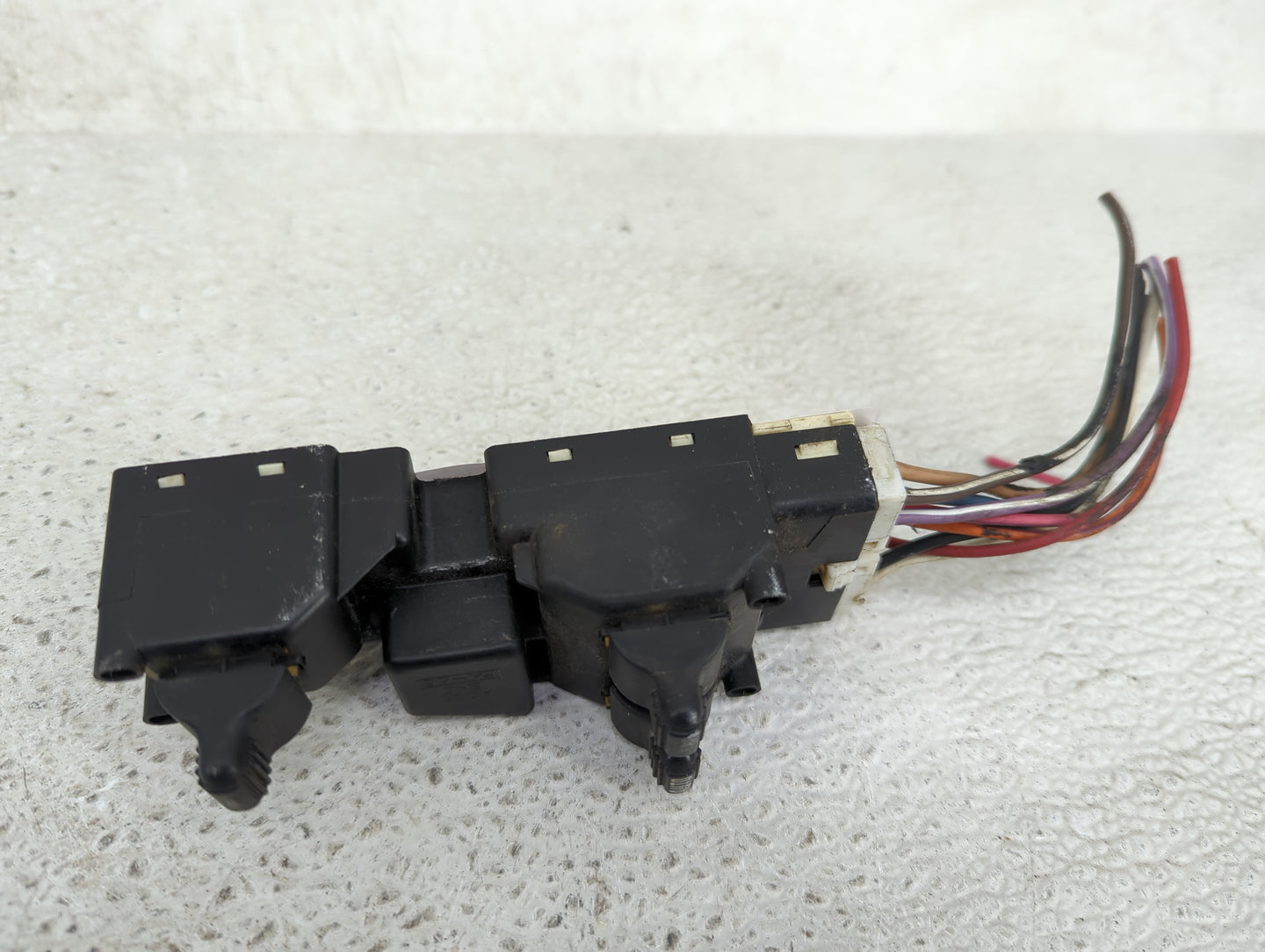 2000-2001 Dodge Ram 1500 Master Power Window Switch Replacement Driver Side Left P/N:56021912AA Fits Fits 2000 2001 2002 OEM