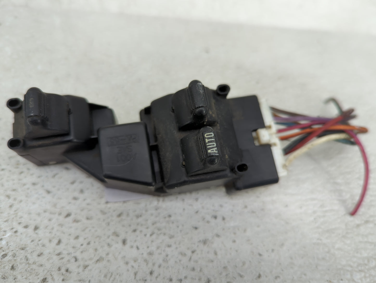 2000-2001 Dodge Ram 1500 Master Power Window Switch Replacement Driver Side Left P/N:56021912AA Fits Fits 2000 2001 2002 OEM