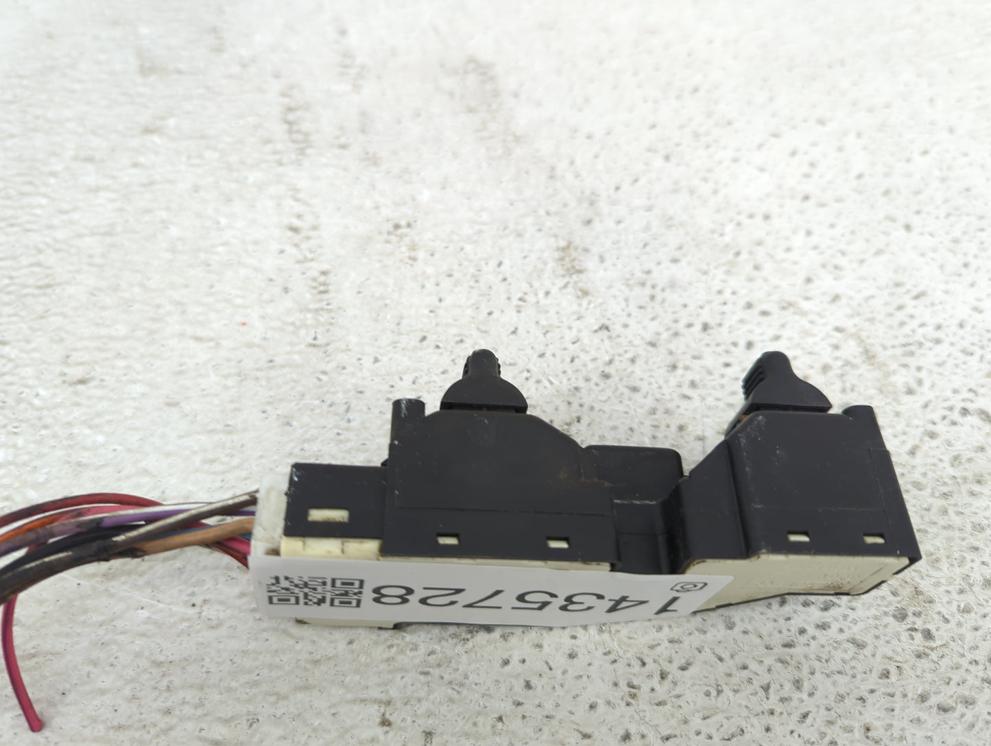 2000-2001 Dodge Ram 1500 Master Power Window Switch Replacement Driver Side Left P/N:56021912AA Fits Fits 2000 2001 2002 OEM