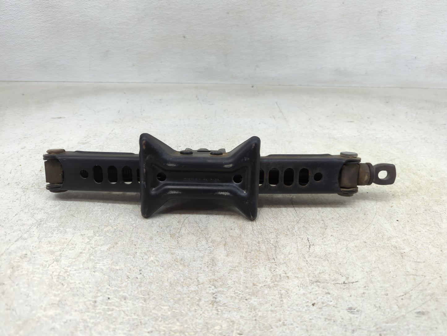 2000 Ford Contour Spare Scissor Car Jack - Oemusedautoparts1.com
