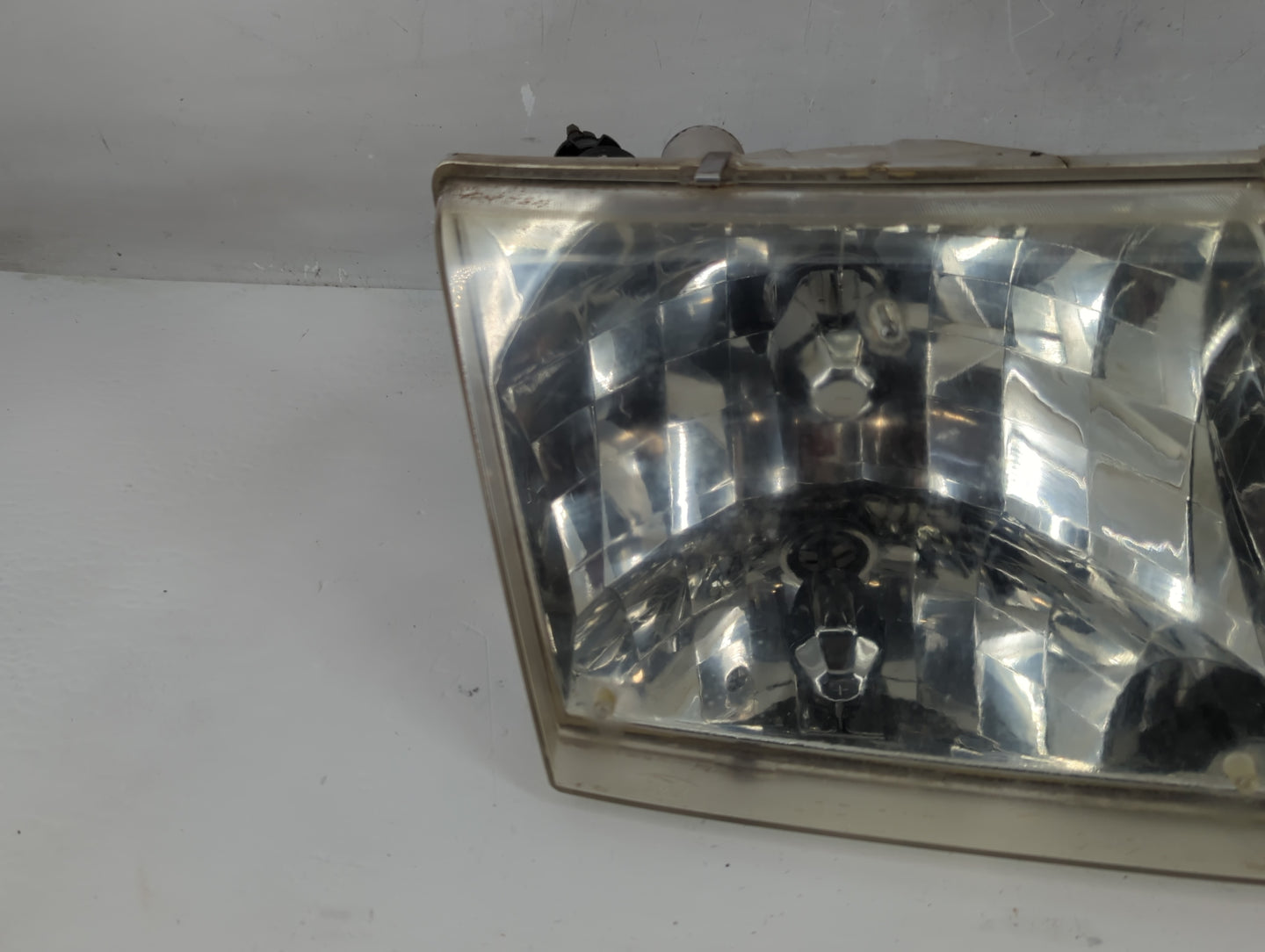 2000 Ford Crown Victoria Passenger Right Oem Head Light Headlight Lamp - Oemusedautoparts1.com