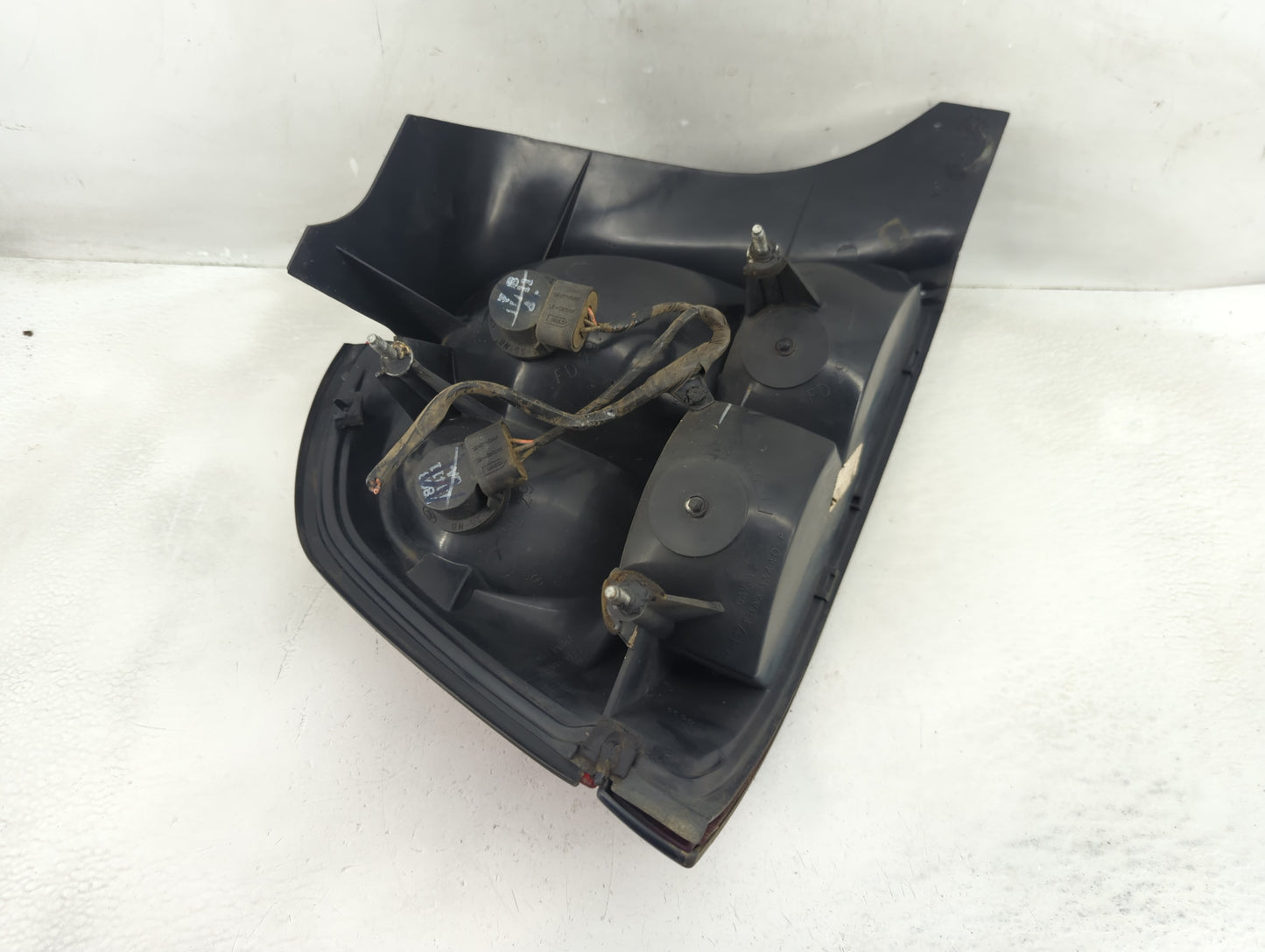 2000-2011 Ford Crown Victoria Tail Light Assembly Passenger Right OEM Fits OEM Used Auto Parts - Oemusedautoparts1.com