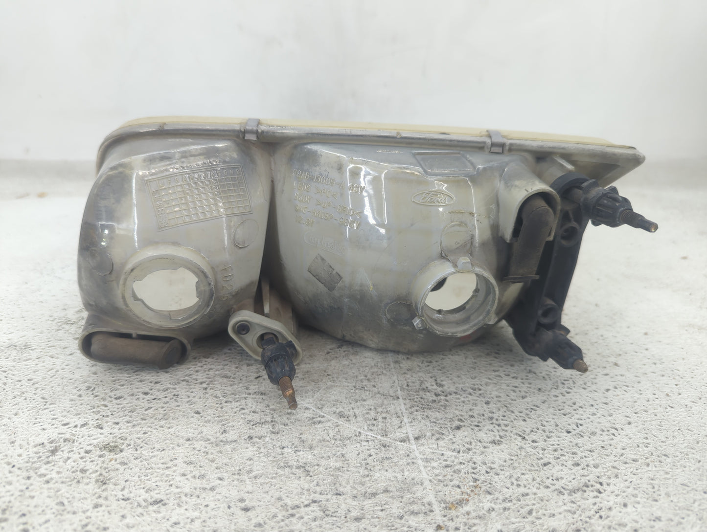 1999-2000 Ford Crown Victoria Driver Left Oem Head Light Headlight Lamp - Oemusedautoparts1.com