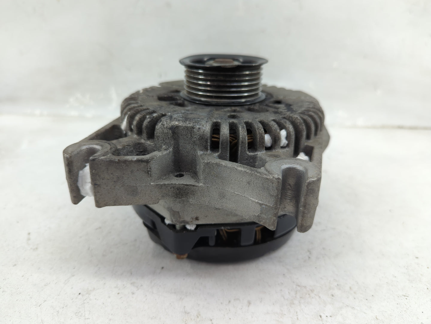 1996-2002 Ford Crown Victoria Alternator Replacement Generator Charging Assembly Engine OEM Fits OEM Used Auto Parts - Oemus