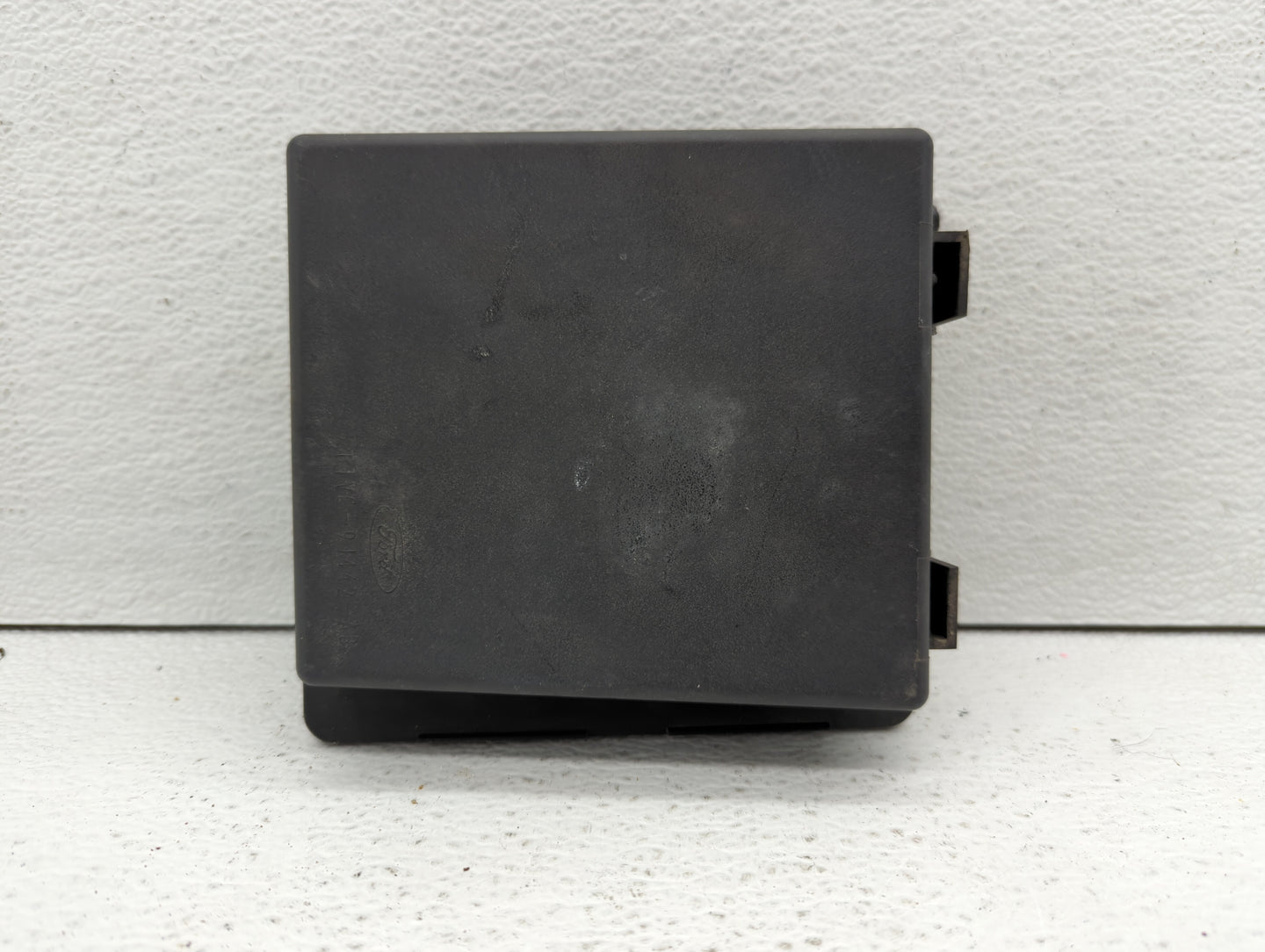 2000 Ford Crown Victoria Fusebox Fuse Box Panel Relay Module P/N:F5AB-14A075-A Fits OEM Used Auto Parts - Oemusedautoparts1.