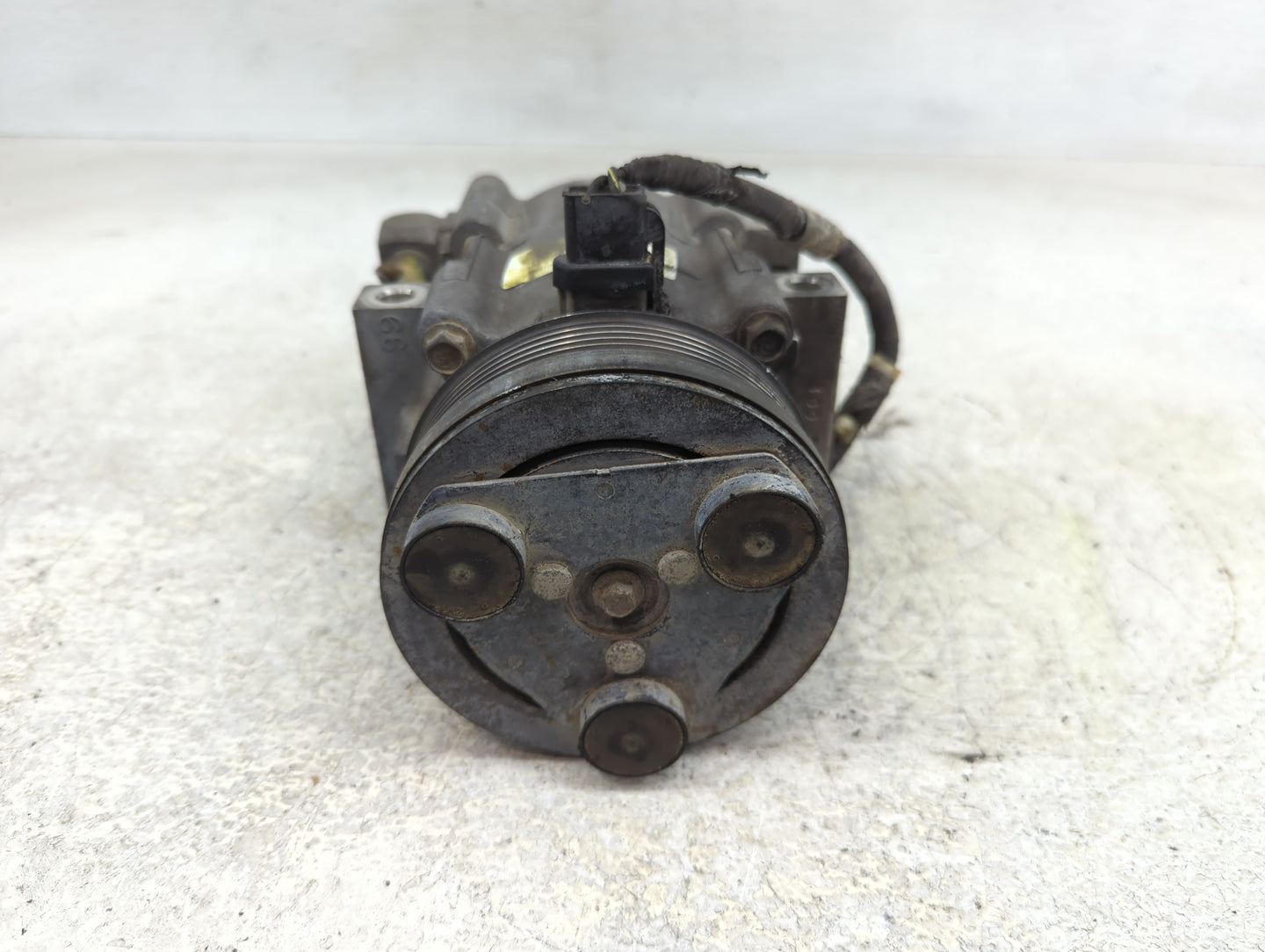 Ford E-150 Air Conditioning A/c Ac Compressor Oem - Oemusedautoparts1.com