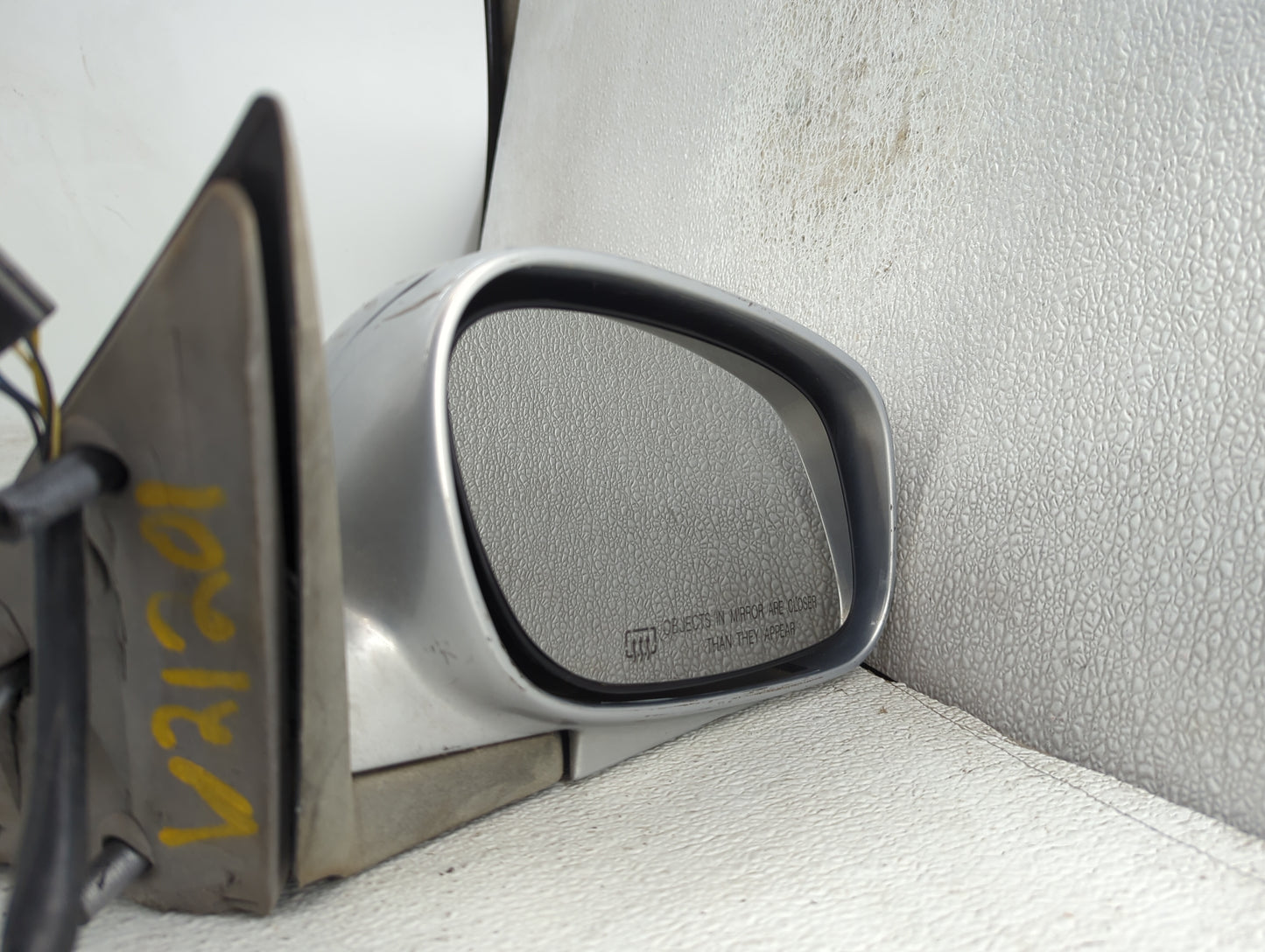 1994-2002 Ford E-350 Econoline Passenger Side View Mirror - Right Door Mirror OEM Used - Oemusedautoparts1.com