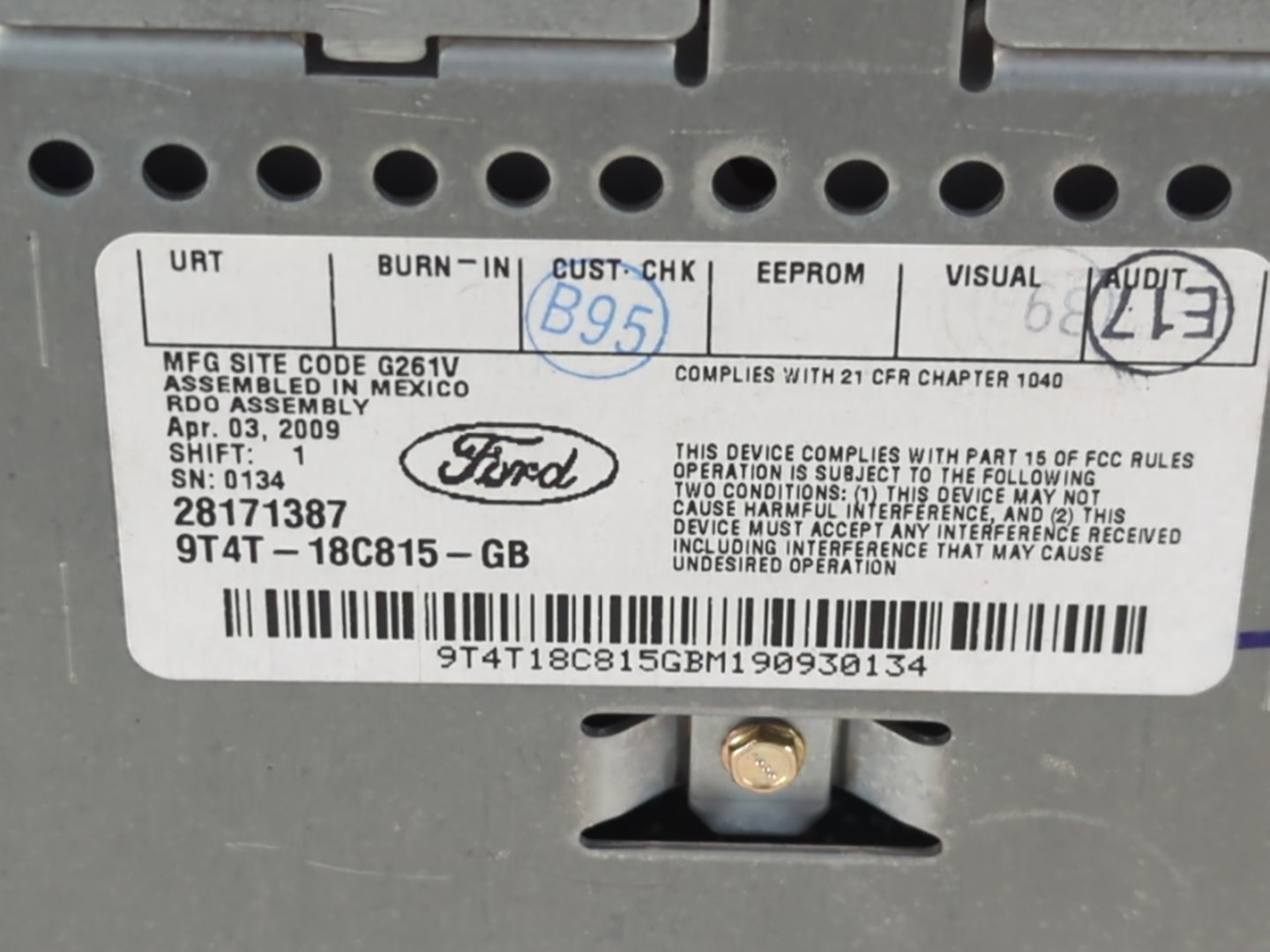 2009 Ford Edge Radio AM FM Cd Player Receiver Replacement P/N:9T4T-18C815-GB Fits Fits 2010 OEM Used Auto Parts - Oemusedaut