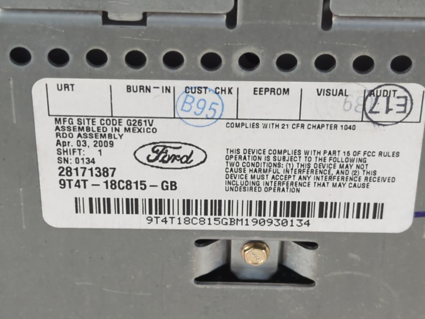 2009 Ford Edge Radio AM FM Cd Player Receiver Replacement P/N:9T4T-18C815-GB Fits Fits 2010 OEM Used Auto Parts - Oemusedaut