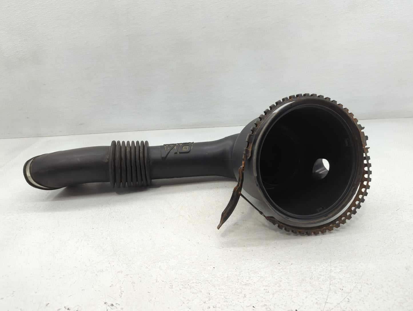 2000 Ford Excursion Air Cleaner Intake Duct Hose Tube - Oemusedautoparts1.com
