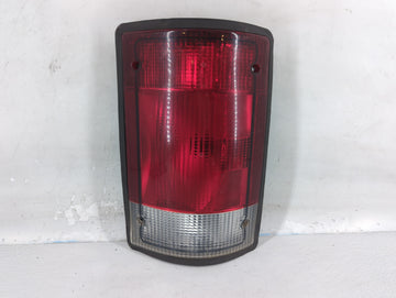 2000-2005 Ford Excursion Tail Light Assembly Passenger Right OEM Fits Fits 1995 1996 1997 1998 1999 2000 2001 2002 2003 2004