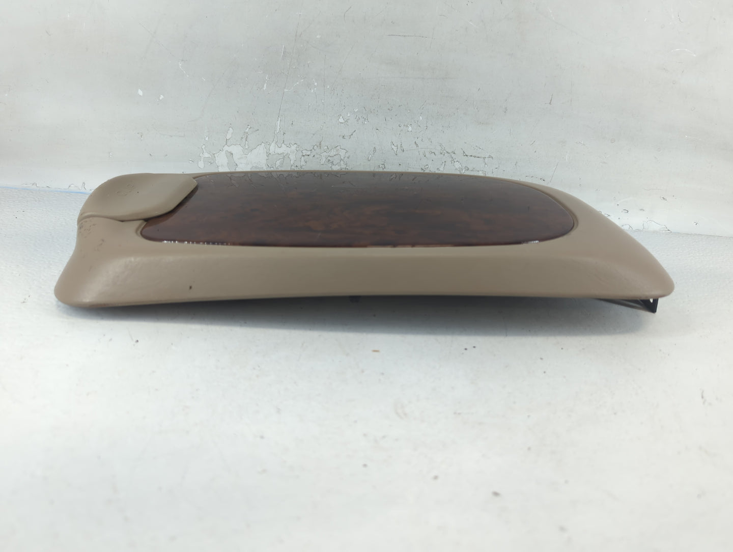 2000-2001 Ford Excursion Center Console Armrest Cover Lid Fits Fits 2000 2001 OEM Used Auto Parts - Oemusedautoparts1.com