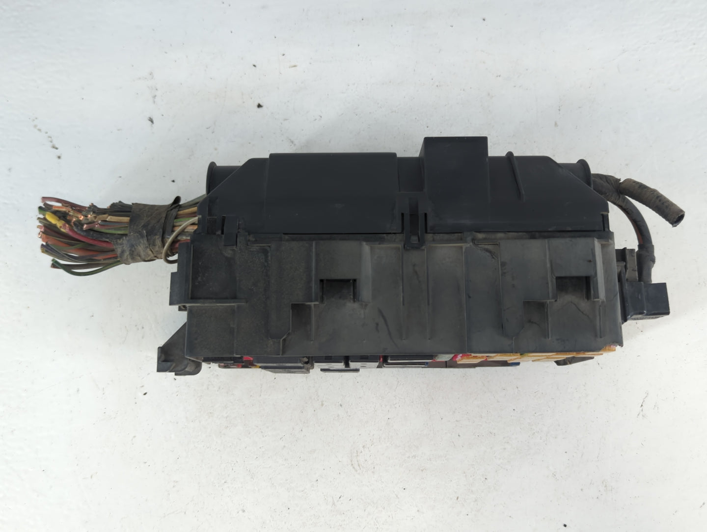 2000 Ford Excursion Fusebox Fuse Box Panel Relay Module P/N:XF2T-14A003-AA Fits OEM Used Auto Parts - Oemusedautoparts1.com