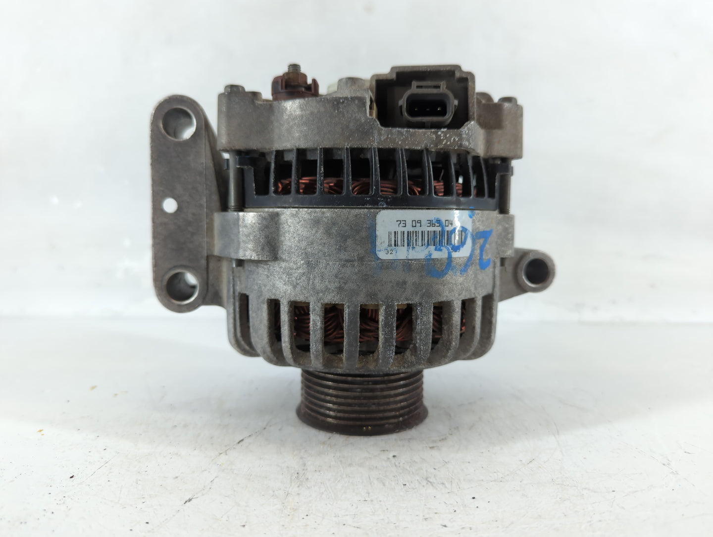 2000 Ford Excursion Alternator Replacement Generator Charging Assembly Engine OEM P/N:73 09 363 04 Fits OEM Used Auto Parts 