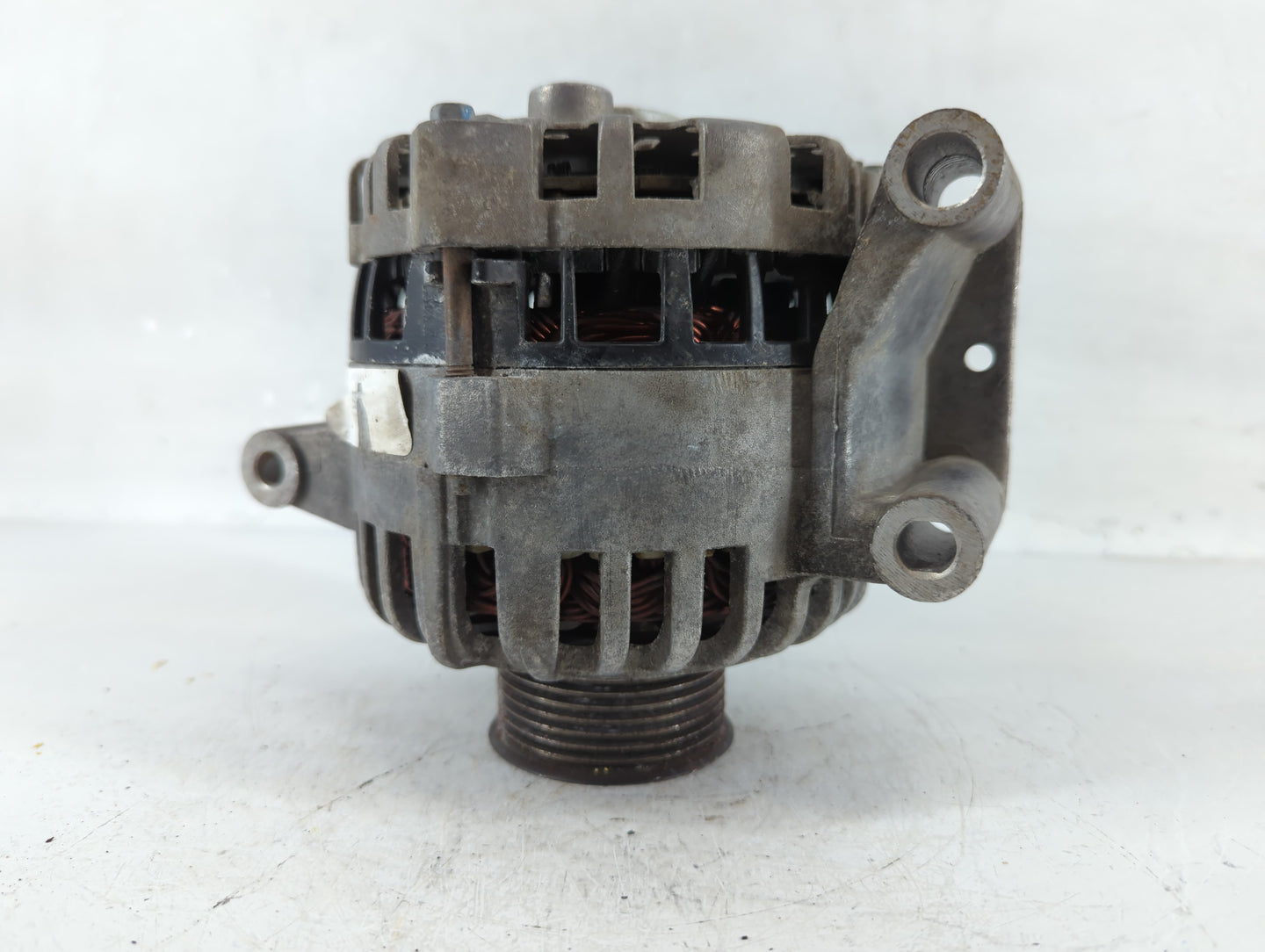 2000 Ford Excursion Alternator Replacement Generator Charging Assembly Engine OEM P/N:73 09 363 04 Fits OEM Used Auto Parts 