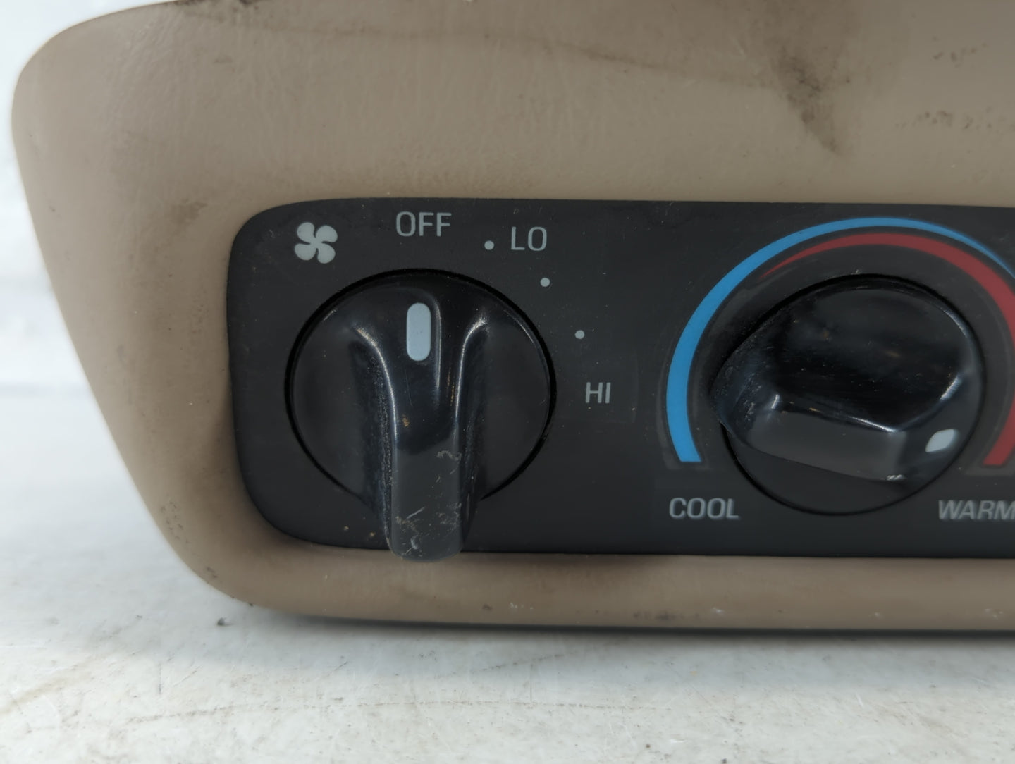 2000-2005 Ford Excursion Climate Control Module Temperature AC/Heater Replacement P/N:YC3H 19E764 BA Fits OEM Used Auto Part