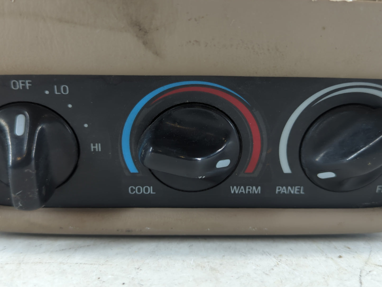 2000-2005 Ford Excursion Climate Control Module Temperature AC/Heater Replacement P/N:YC3H 19E764 BA Fits OEM Used Auto Part