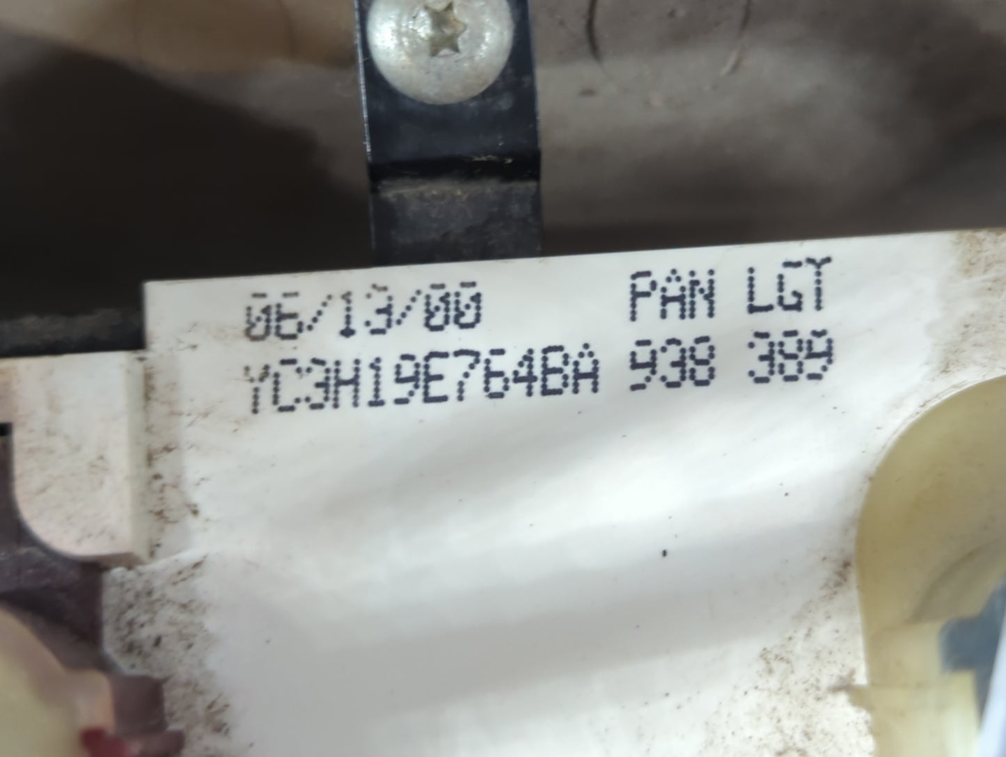 2000-2005 Ford Excursion Climate Control Module Temperature AC/Heater Replacement P/N:YC3H 19E764 BA Fits OEM Used Auto Part