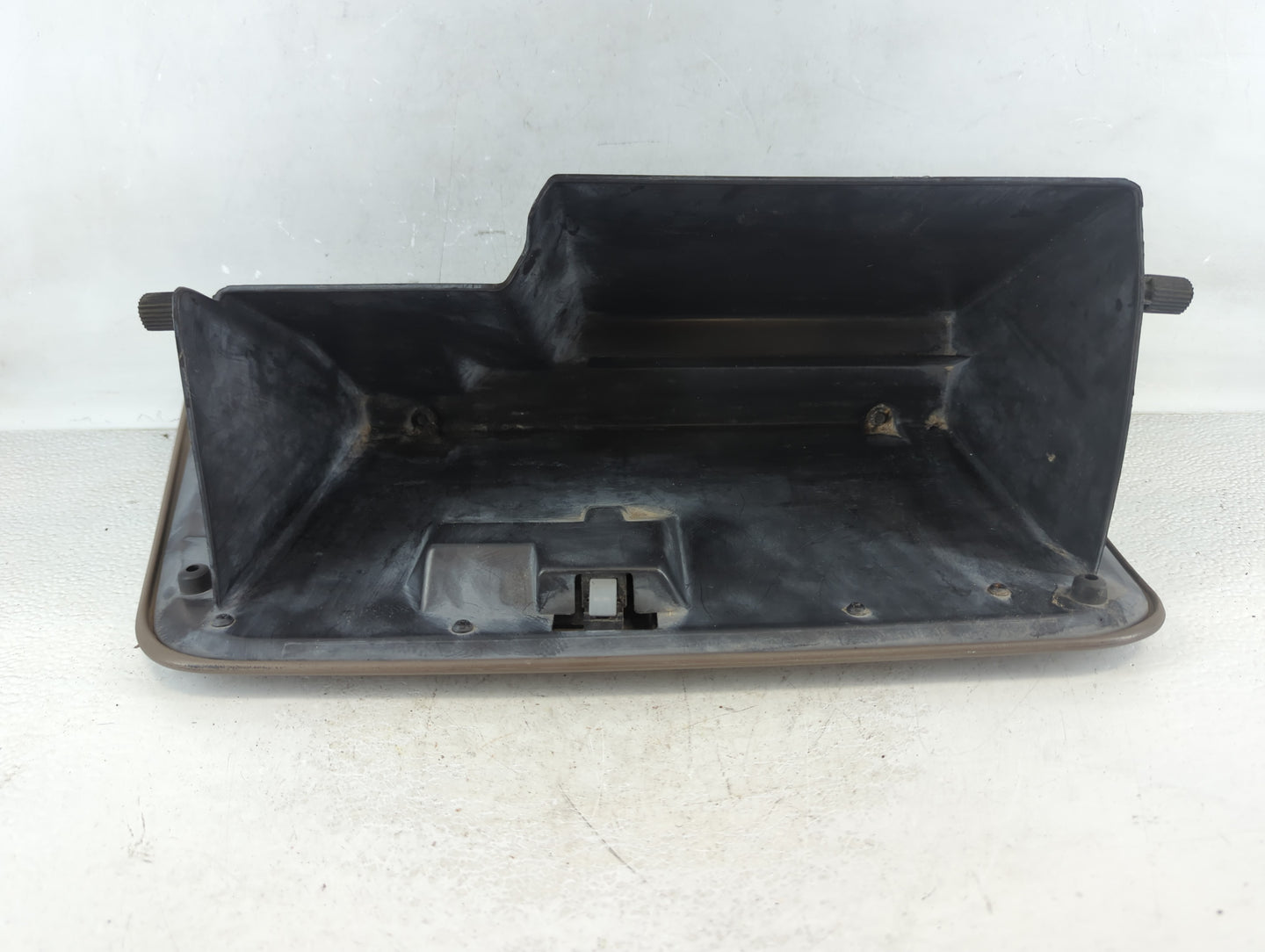 2000 Ford Excursion Passenger Glove Box Door Storage Compartment - Oemusedautoparts1.com