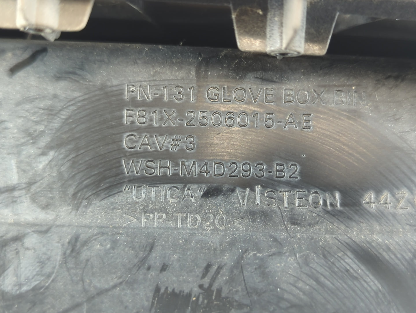 2000 Ford Excursion Passenger Glove Box Door Storage Compartment - Oemusedautoparts1.com