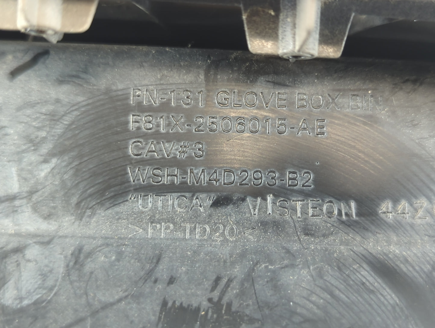 2000 Ford Excursion Passenger Glove Box Door Storage Compartment - Oemusedautoparts1.com