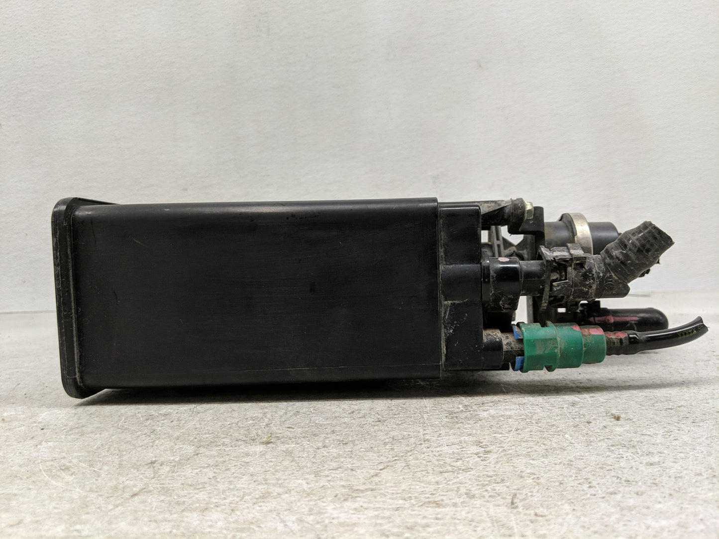 2000 Ford Expedition Fuel Vapor Charcoal Canister - Oemusedautoparts1.com