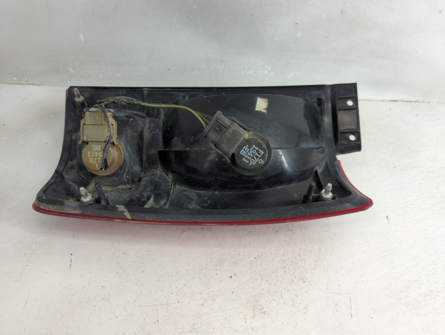 1997-2002 Ford Expedition Tail Light Assembly Driver Left OEM P/N:A1P2RST-97EN Fits Fits 1997 1998 1999 2000 2001 2002 OEM U