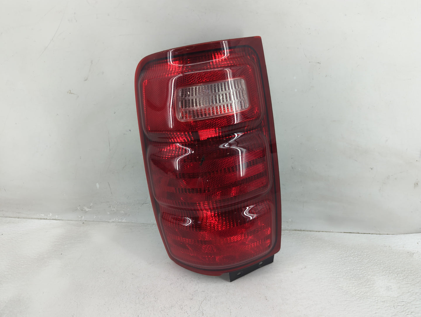 1997-2002 Ford Expedition Tail Light Assembly Driver Left OEM P/N:A1P2RST-97EN Fits Fits 1997 1998 1999 2000 2001 2002 OEM U