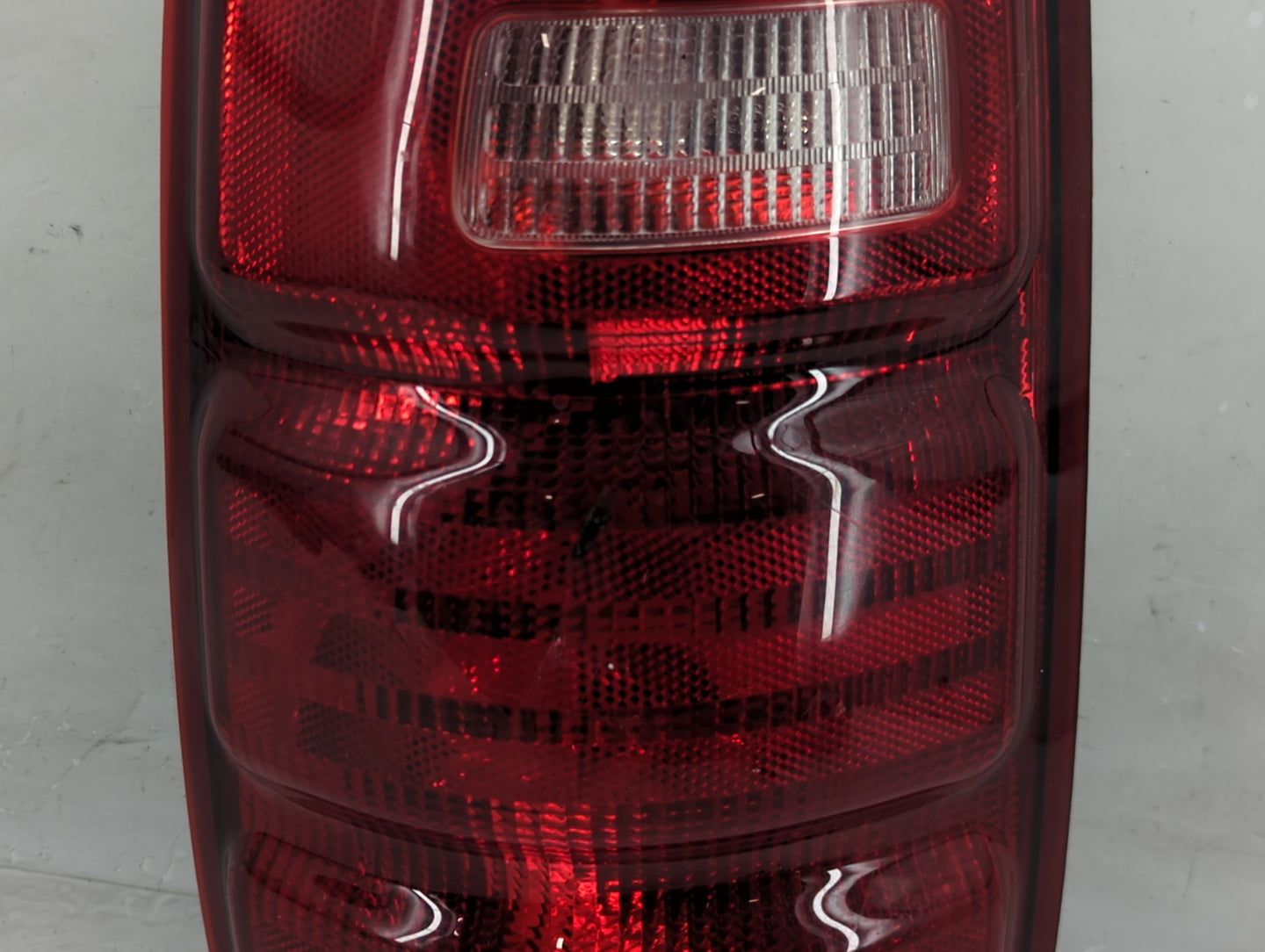 1997-2002 Ford Expedition Tail Light Assembly Driver Left OEM P/N:A1P2RST-97EN Fits Fits 1997 1998 1999 2000 2001 2002 OEM U