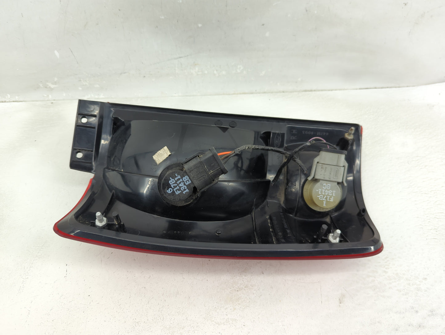 1997-2002 Ford Expedition Tail Light Assembly Driver Left OEM P/N:A1P2RST-97EN Fits Fits 1997 1998 1999 2000 2001 2002 OEM U