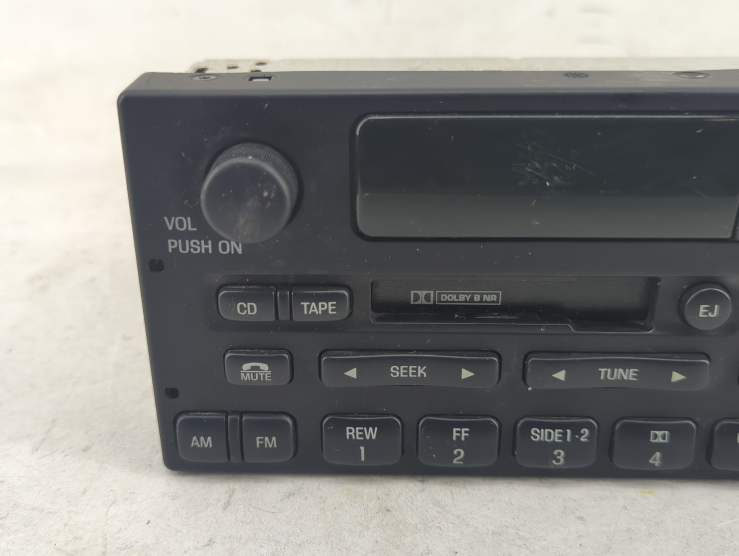 2000 Ford Expedition Radio AM FM Cd Player Receiver Replacement P/N:2Z000-C1-53 YL1F-18C870-GA Fits OEM Used Auto Parts - Oe