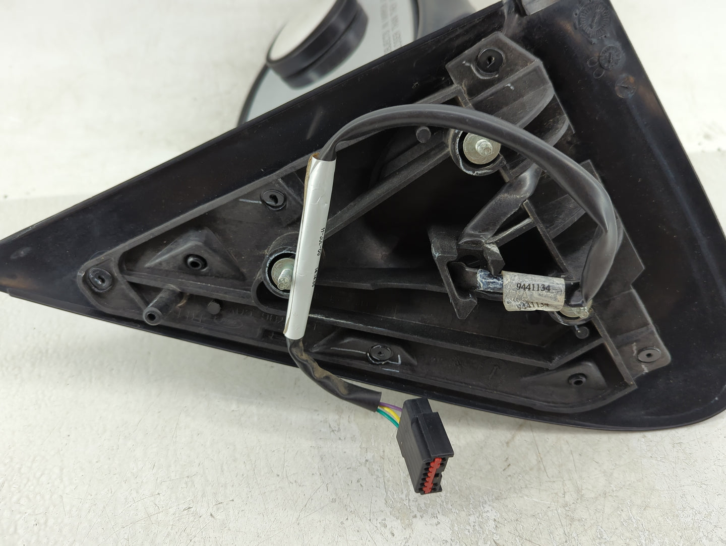 1998-2002 Ford Expedition Passenger Right Side View Manual Door Mirror - Oemusedautoparts1.com